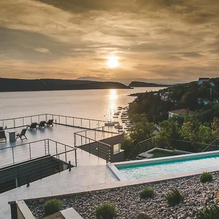 Beachfront Grace With Heated Rooftop Pool * Jadranovo