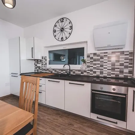 Beachfront Grace With Heated Rooftop Pool Jadranovo