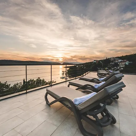 Beachfront Grace With Heated Rooftop Pool