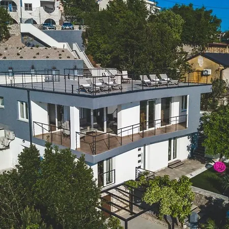 Beachfront Grace With Heated Rooftop Pool * Jadranovo