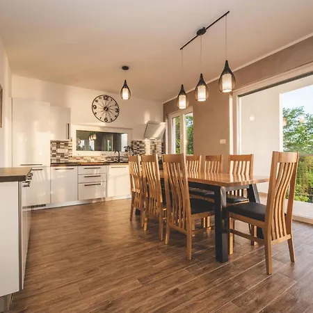 Beachfront Grace With Heated Rooftop Pool Vila