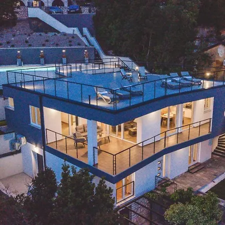 Beachfront Grace With Heated Rooftop Pool *