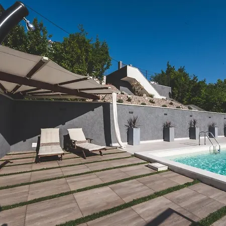 Beachfront Grace With Heated Rooftop Pool Villa Jadranovo