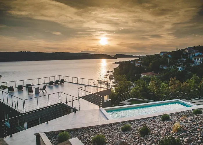 Beachfront Grace With Heated Rooftop Pool * Jadranovo