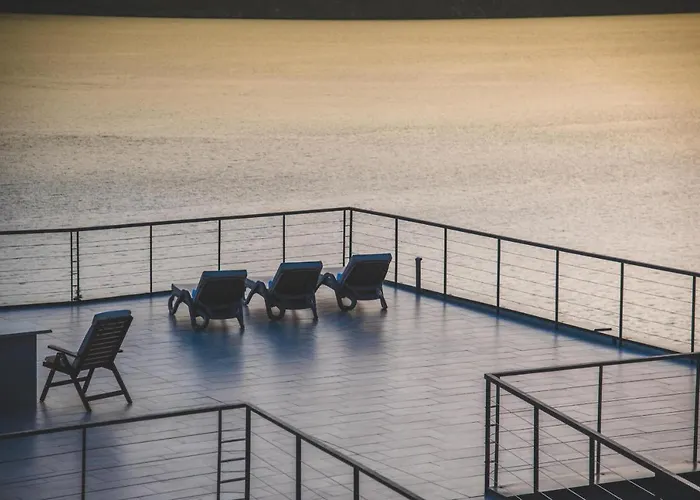 Beachfront Grace With Heated Rooftop Pool *