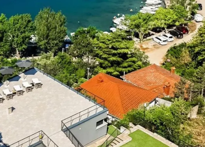 Beachfront Grace With Heated Rooftop Pool *