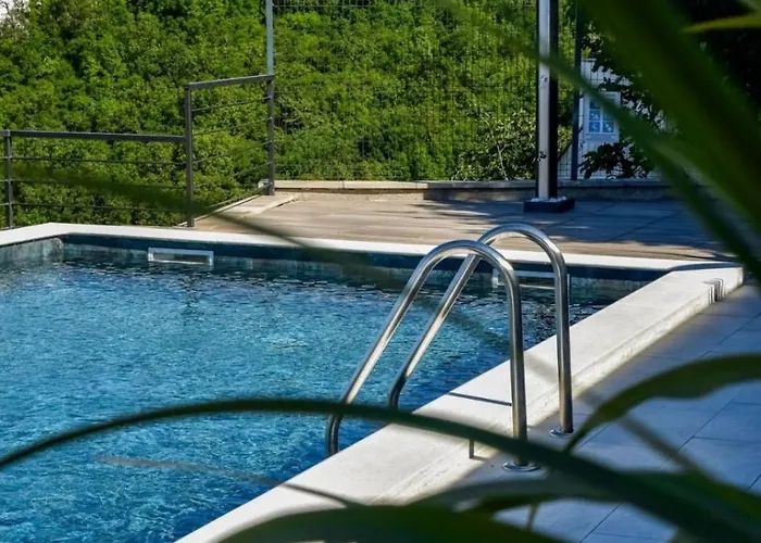 Beachfront Grace With Heated Rooftop Pool Jadranovo