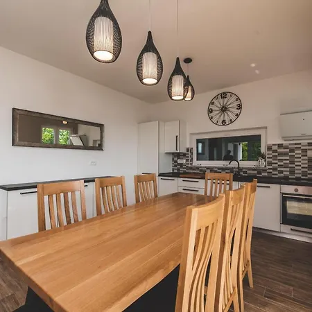 וילה Beachfront Grace With Heated Rooftop Pool *