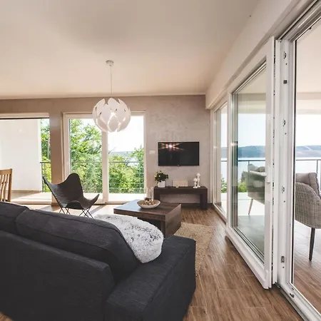 Beachfront Grace With Heated Rooftop Pool *