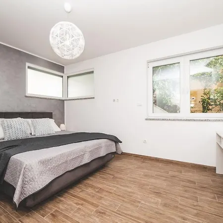 וילה Beachfront Grace With Heated Rooftop Pool