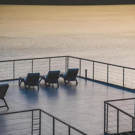 Beachfront Grace With Heated Rooftop Pool *