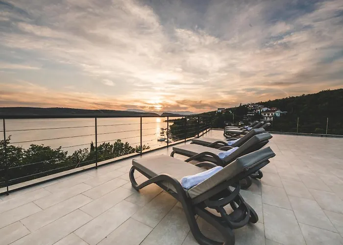 Beachfront Grace With Heated Rooftop Pool