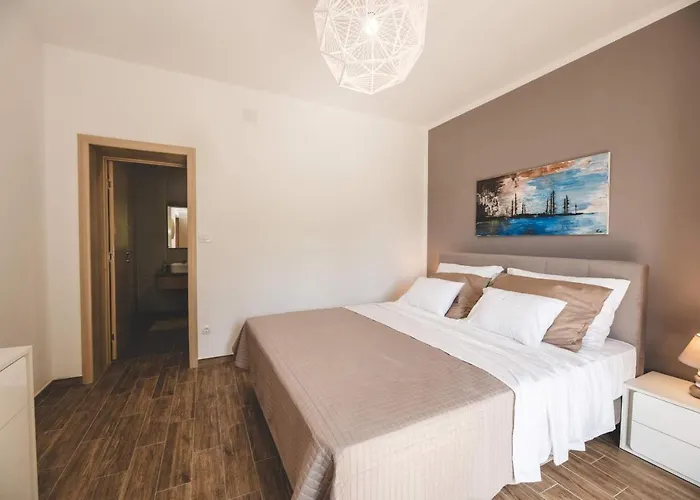Beachfront Grace With Heated Rooftop Pool Vila Jadranovo
