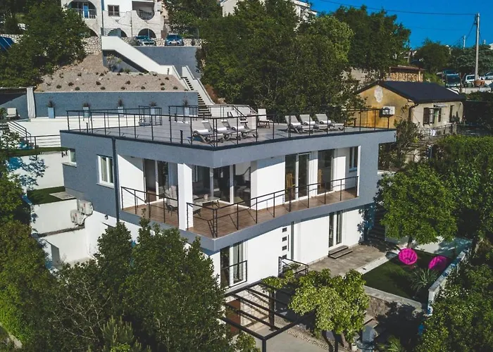 Beachfront Grace With Heated Rooftop Pool * Jadranovo