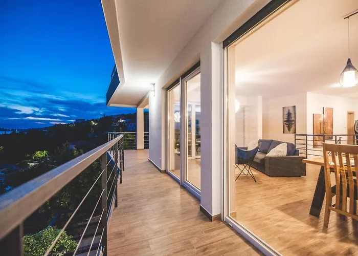 Vila Beachfront Grace With Heated Rooftop Pool